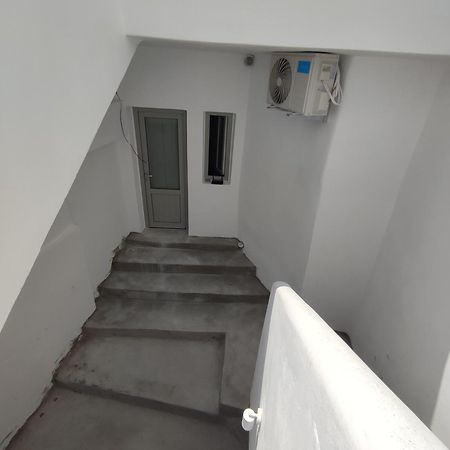 Central Santorini Serenity Rooms Тира Экстерьер фото