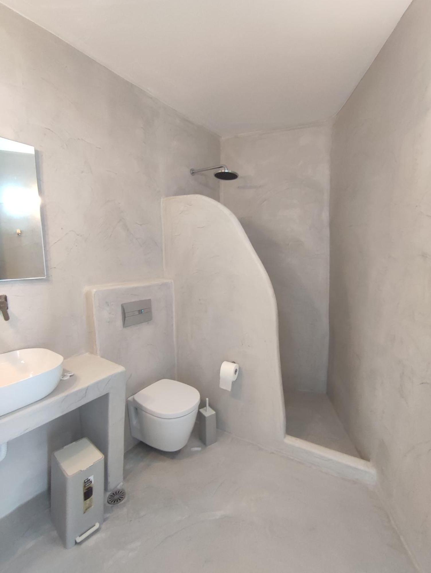Central Santorini Serenity Rooms Тира Экстерьер фото