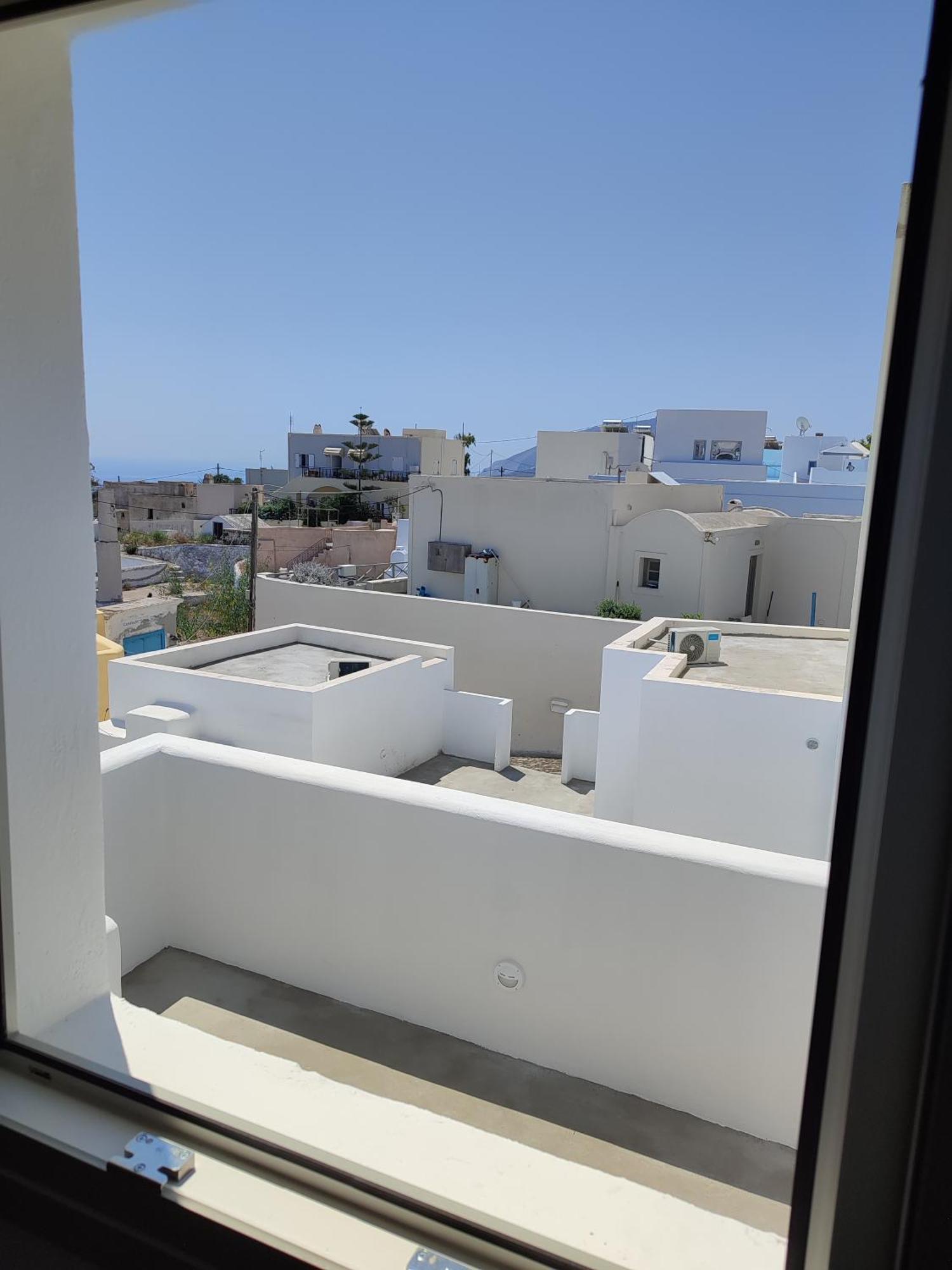 Central Santorini Serenity Rooms Тира Экстерьер фото